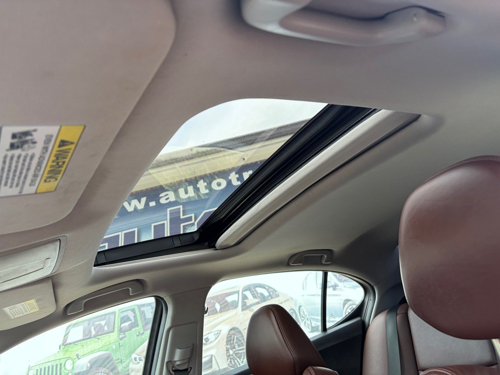 2015 Acura TL Image 9