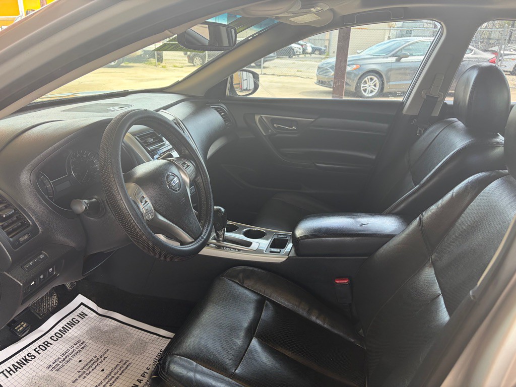 2015 Nissan Altima Image 10