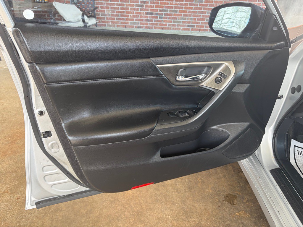 2015 Nissan Altima Image 11