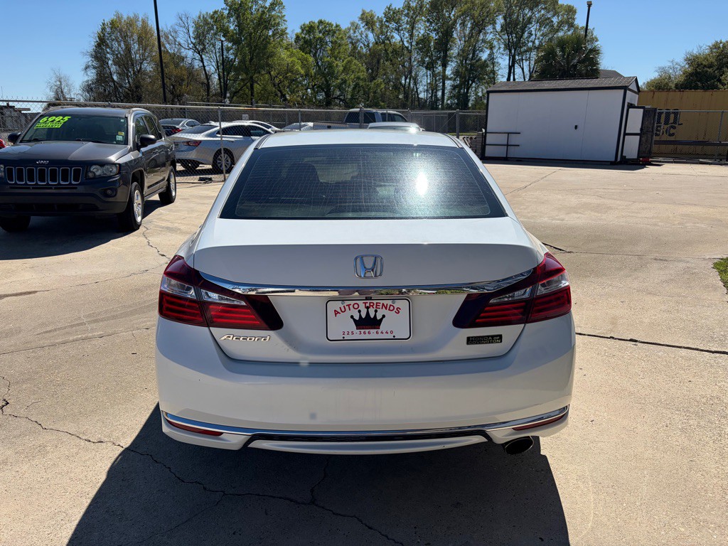 2017 Honda Accord Image 4