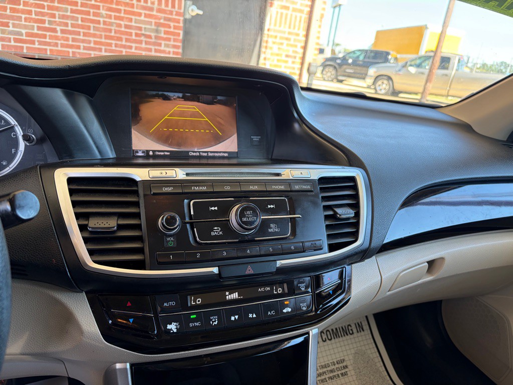 2017 Honda Accord Image 8