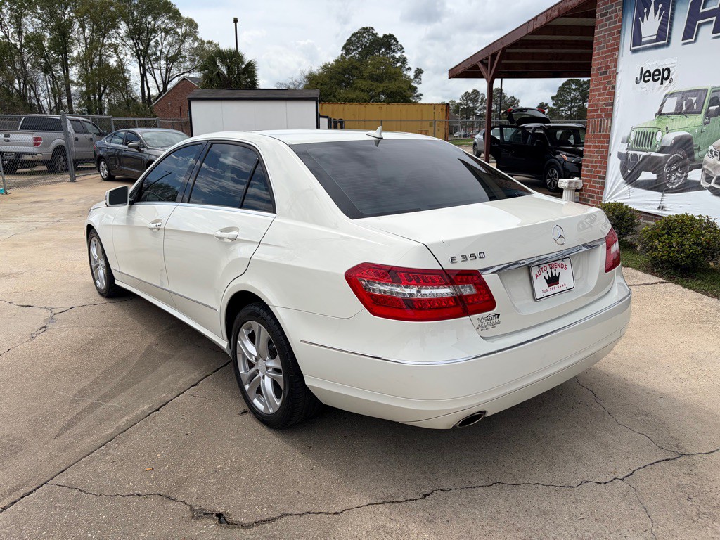2010 Mercedes-Benz E-Class Image 5
