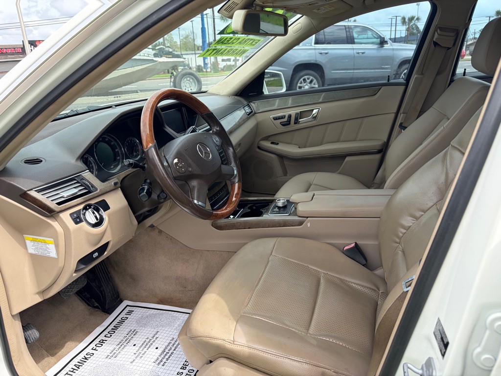 2010 Mercedes-Benz E-Class Image 6