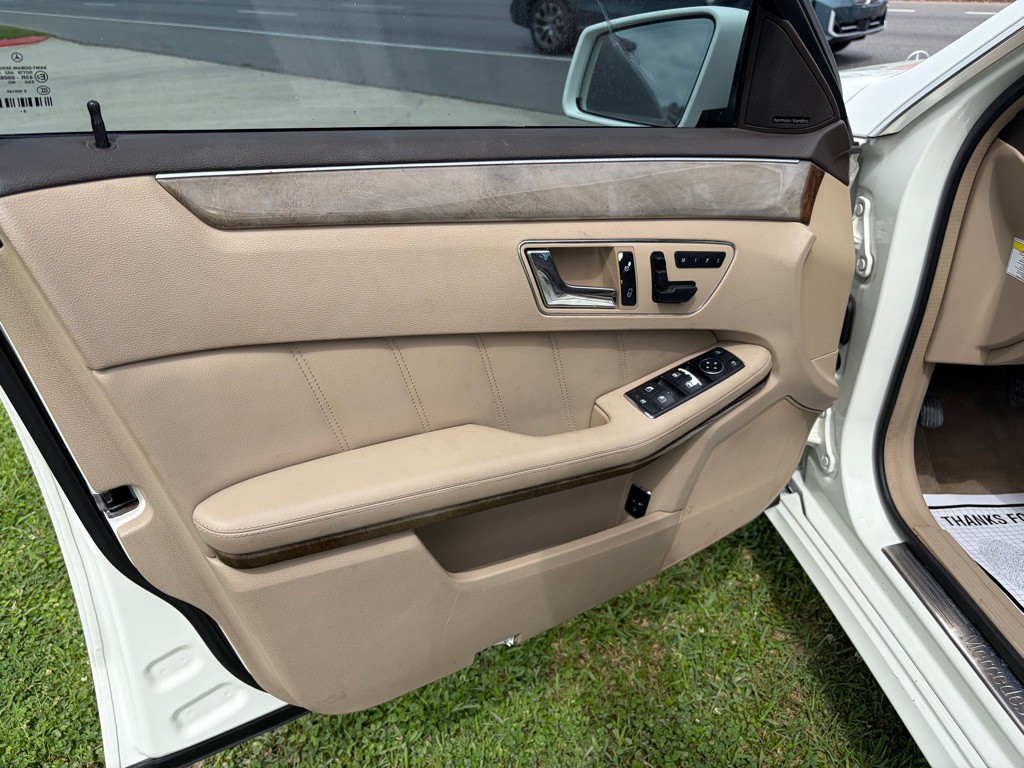 2010 Mercedes-Benz E-Class Image 7