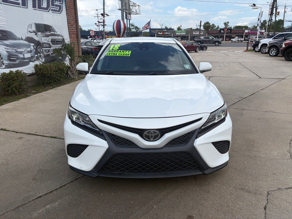 2018 Toyota Camry Image 2