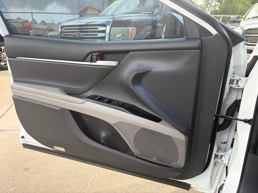 2018 Toyota Camry Image 9