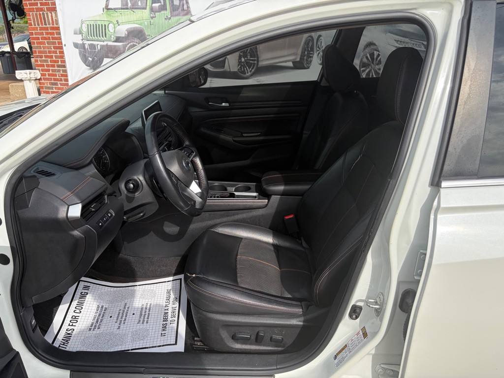 2021 Nissan Altima Image 9