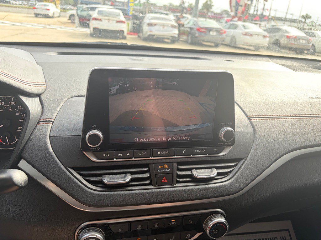 2021 Nissan Altima Image 11