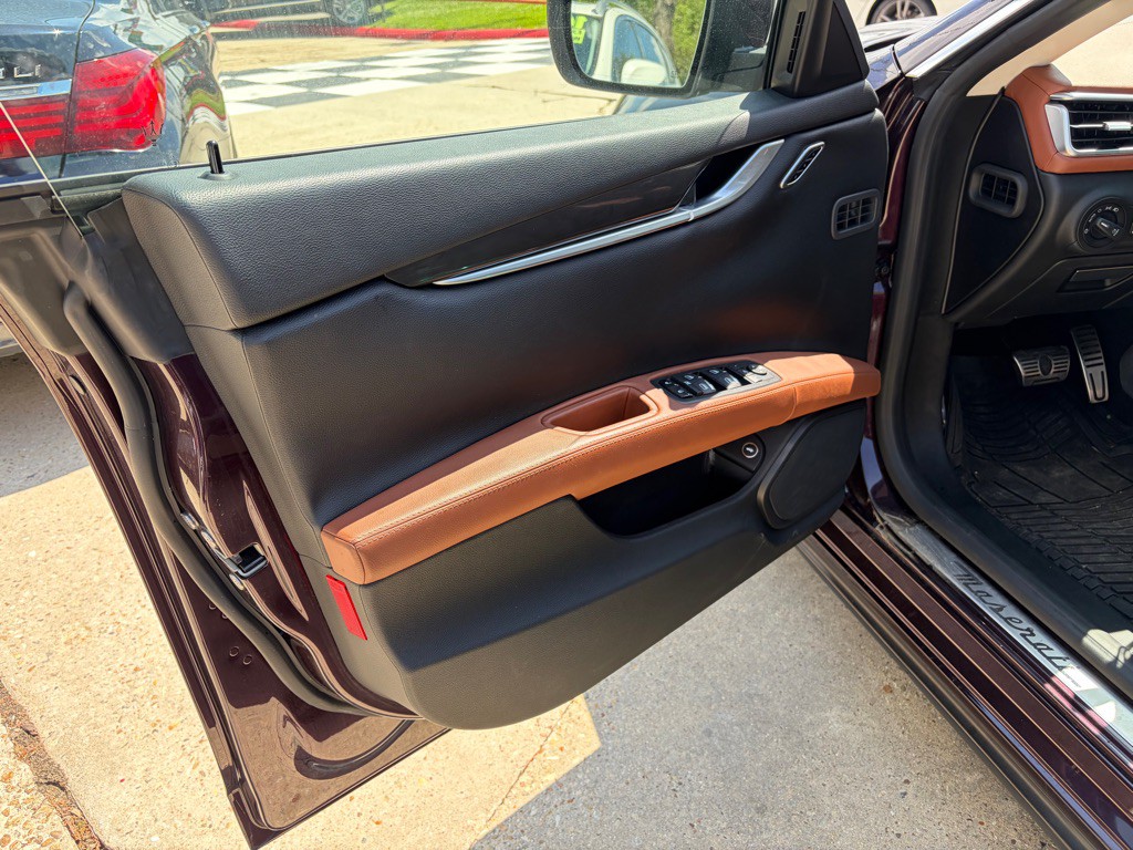 2015 Maserati Ghibli Image 11