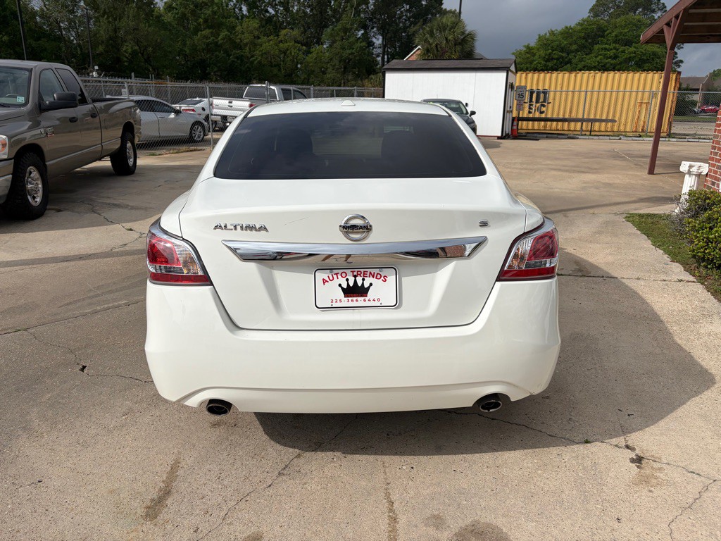 2015 Nissan Altima Image 5