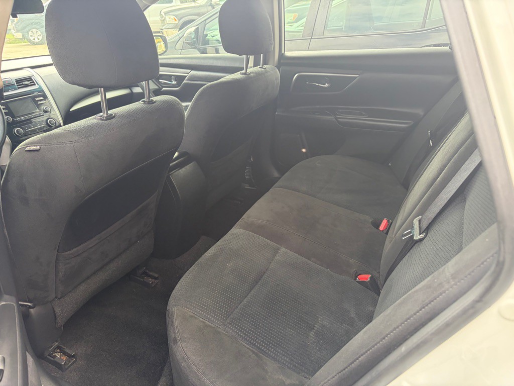 2015 Nissan Altima Image 11