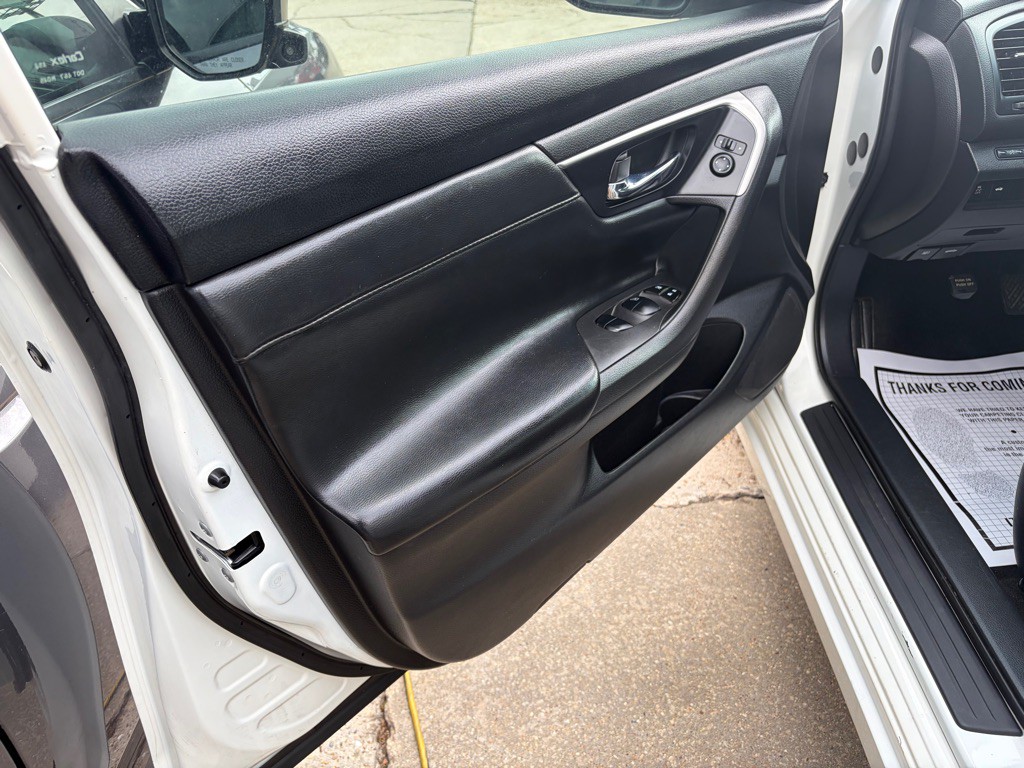 2015 Nissan Altima Image 12