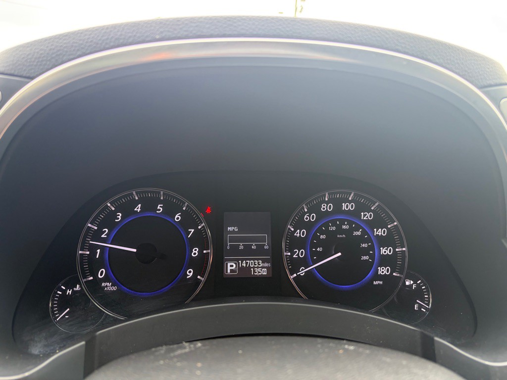 2017 INFINITI QX70 Image 10