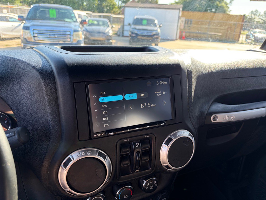 2015 Jeep Wrangler Unlimited Image 12