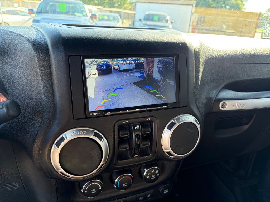 2015 Jeep Wrangler Unlimited Image 13