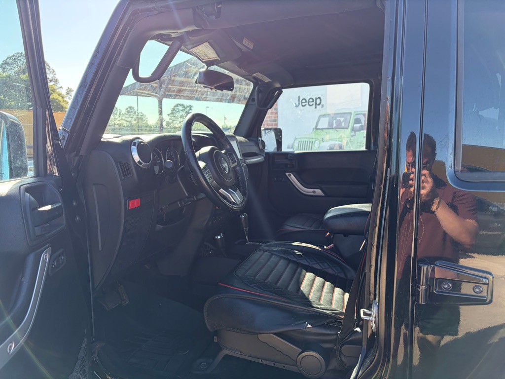 2015 Jeep Wrangler Unlimited Image 14