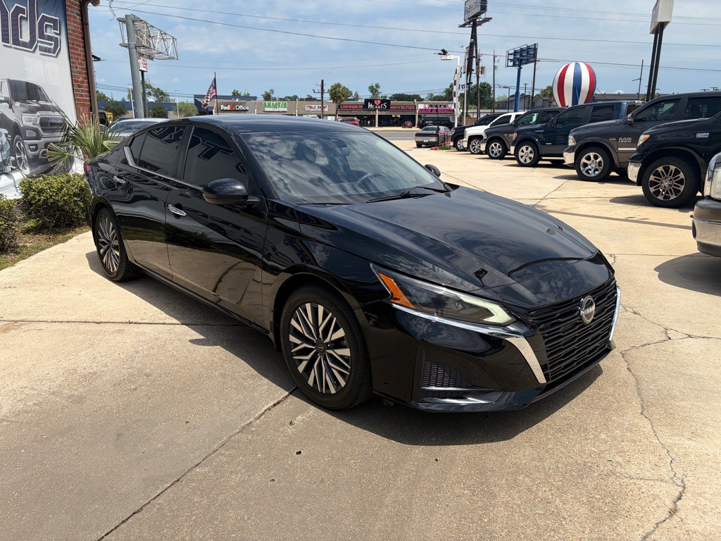 2023 Nissan Altima Image 3