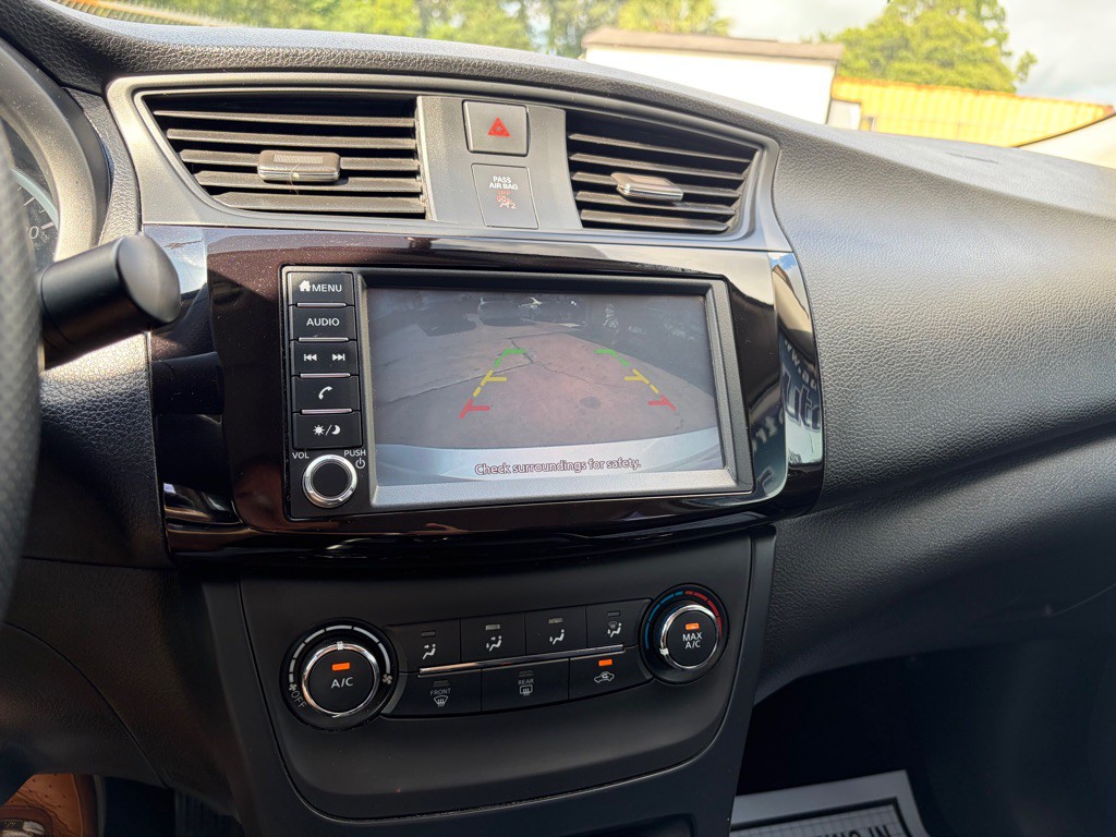 2019 Nissan Sentra Image 8