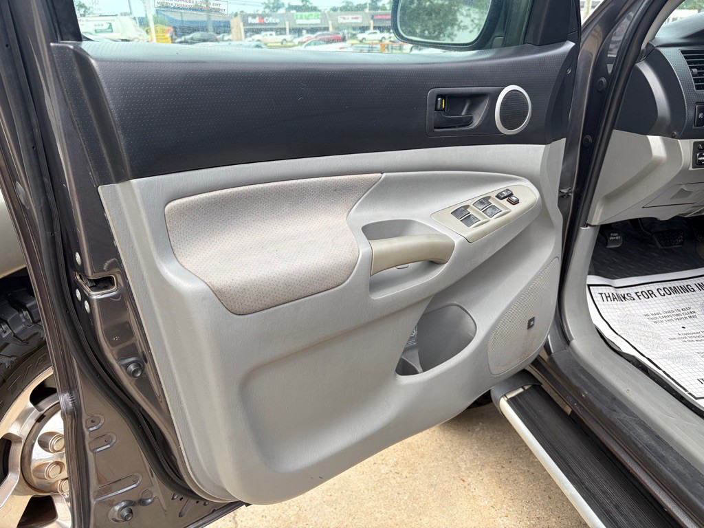 2011 Toyota Tacoma Image 11