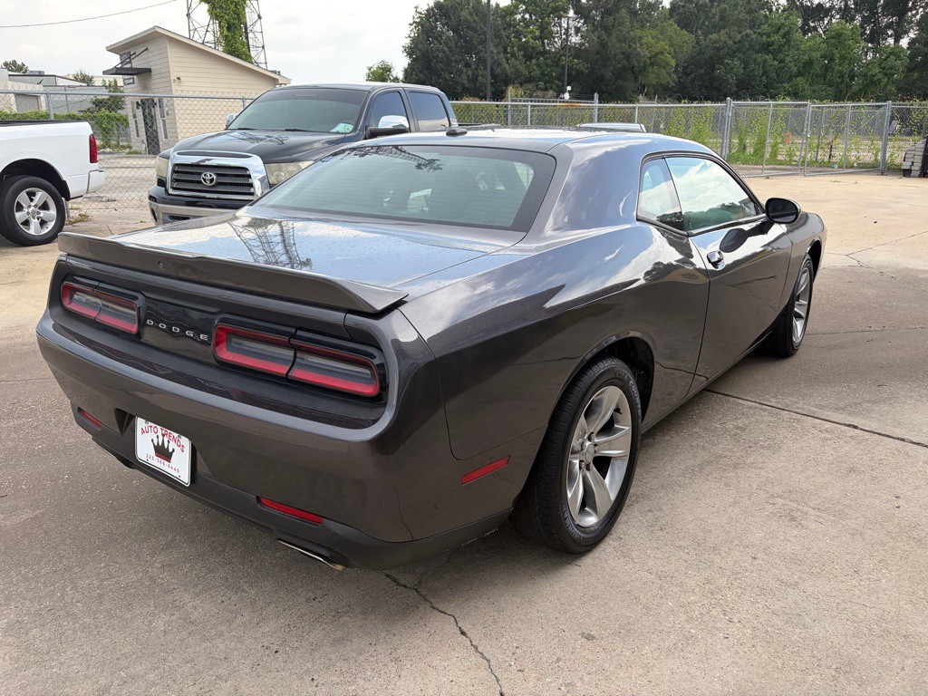 2021 Dodge Challenger Image 4