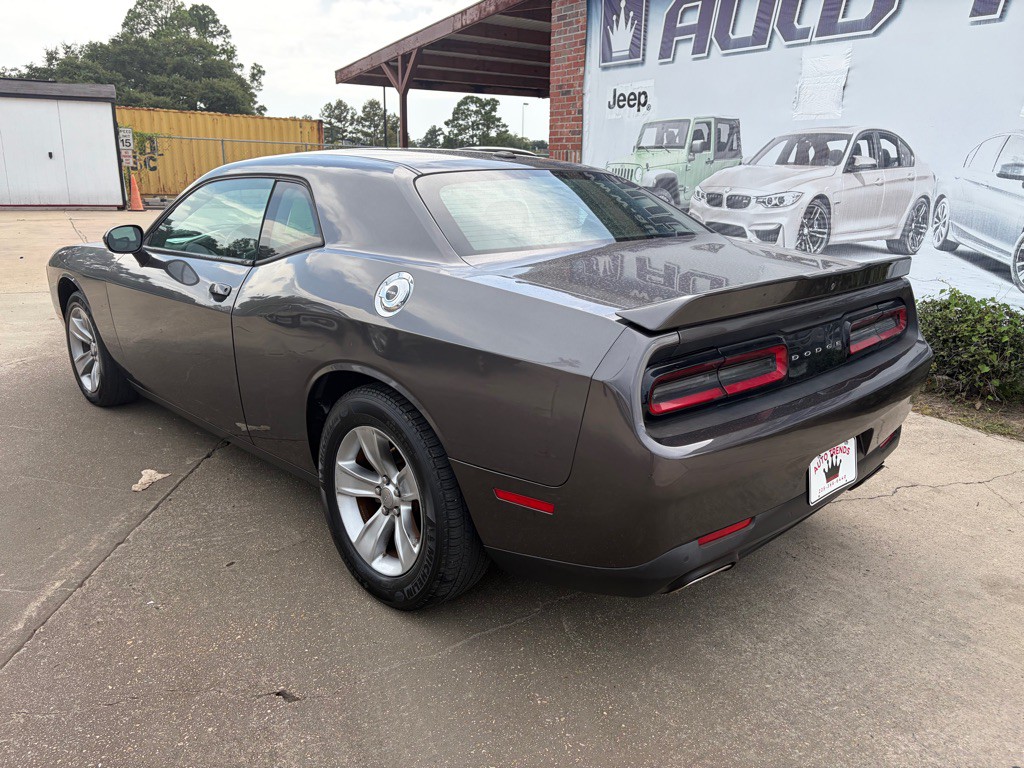 2021 Dodge Challenger Image 5