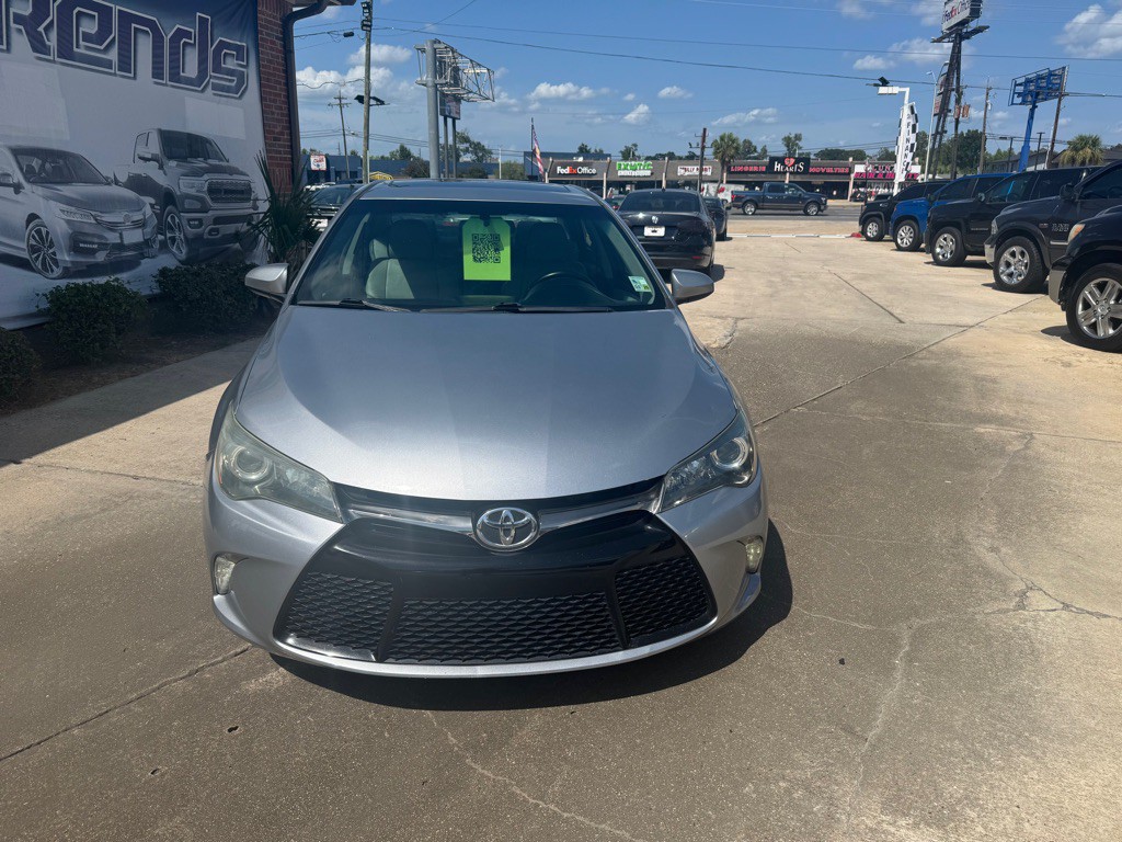 2015 Toyota Camry Image 2