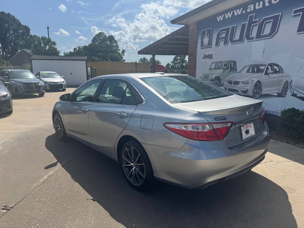 2015 Toyota Camry Image 6