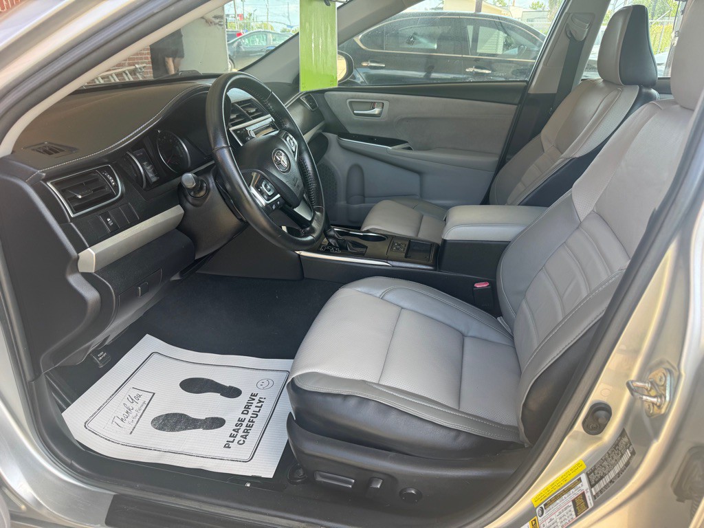 2015 Toyota Camry Image 8