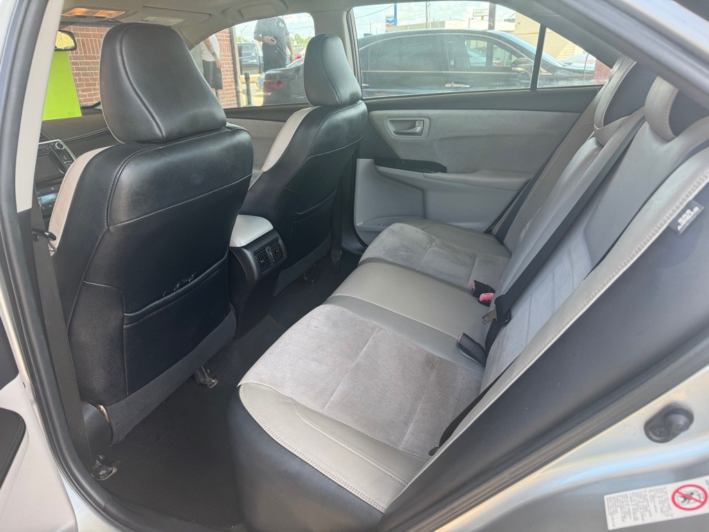2015 Toyota Camry Image 10
