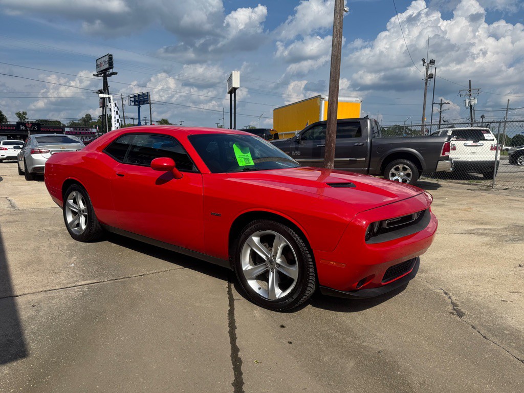 2017 Dodge Challenger Image 1