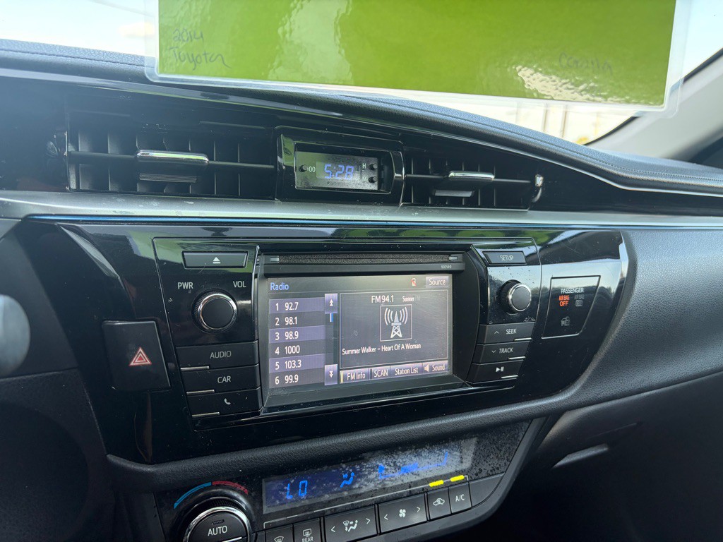 2014 Toyota Corolla Image 11