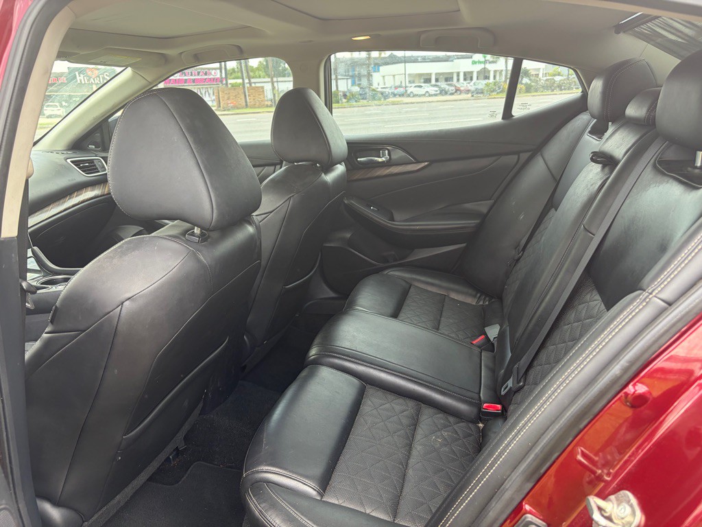 2017 Nissan Maxima Image 8