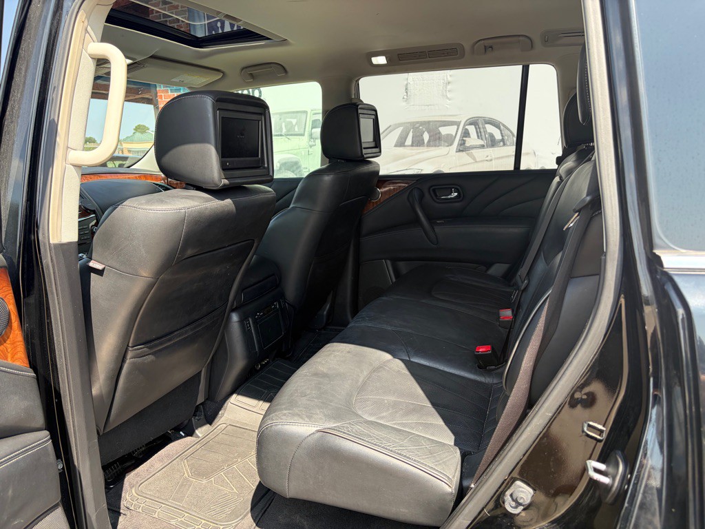 2015 INFINITI QX80 Image 5