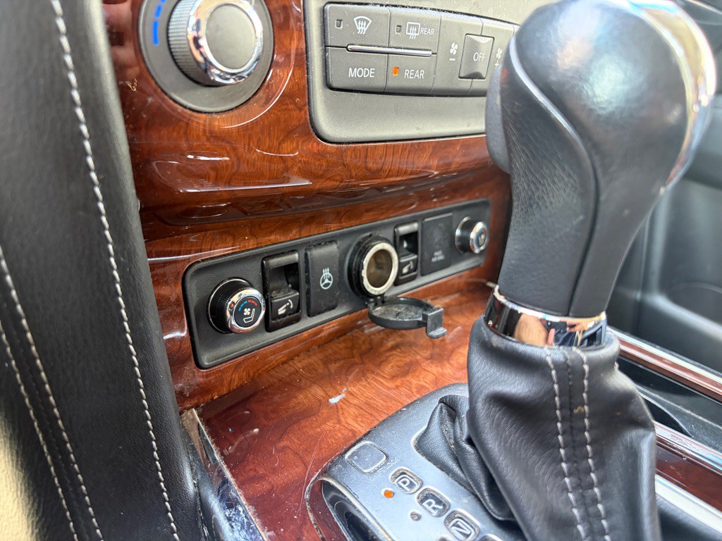 2015 INFINITI QX80 Image 6