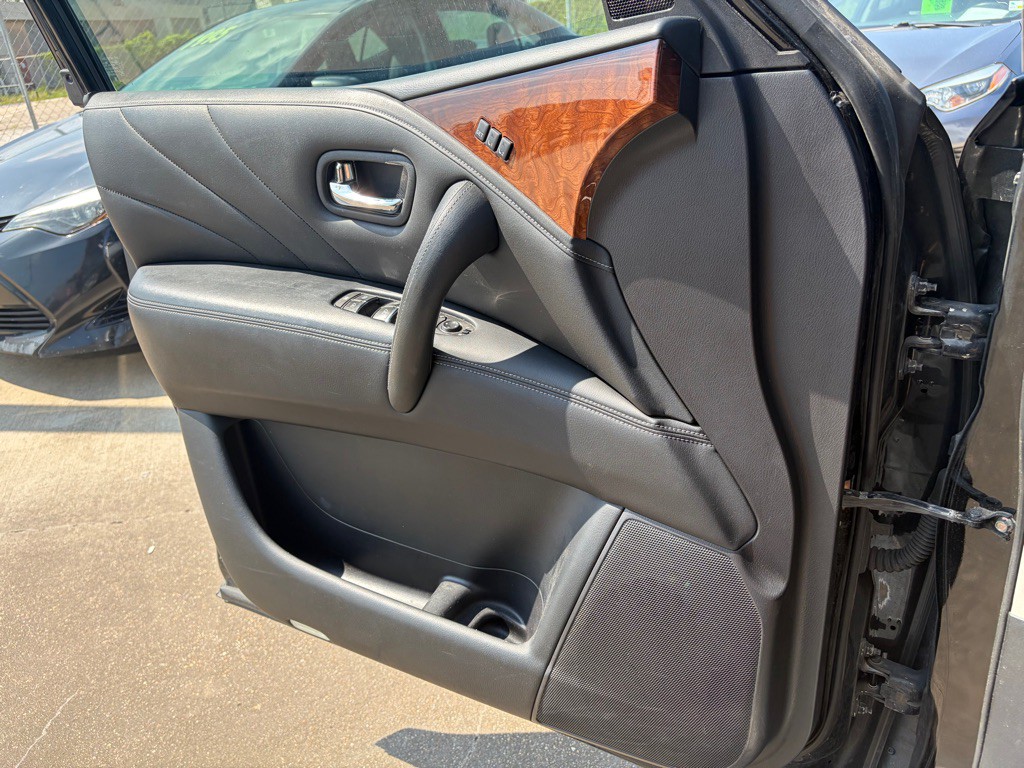 2015 INFINITI QX80 Image 7