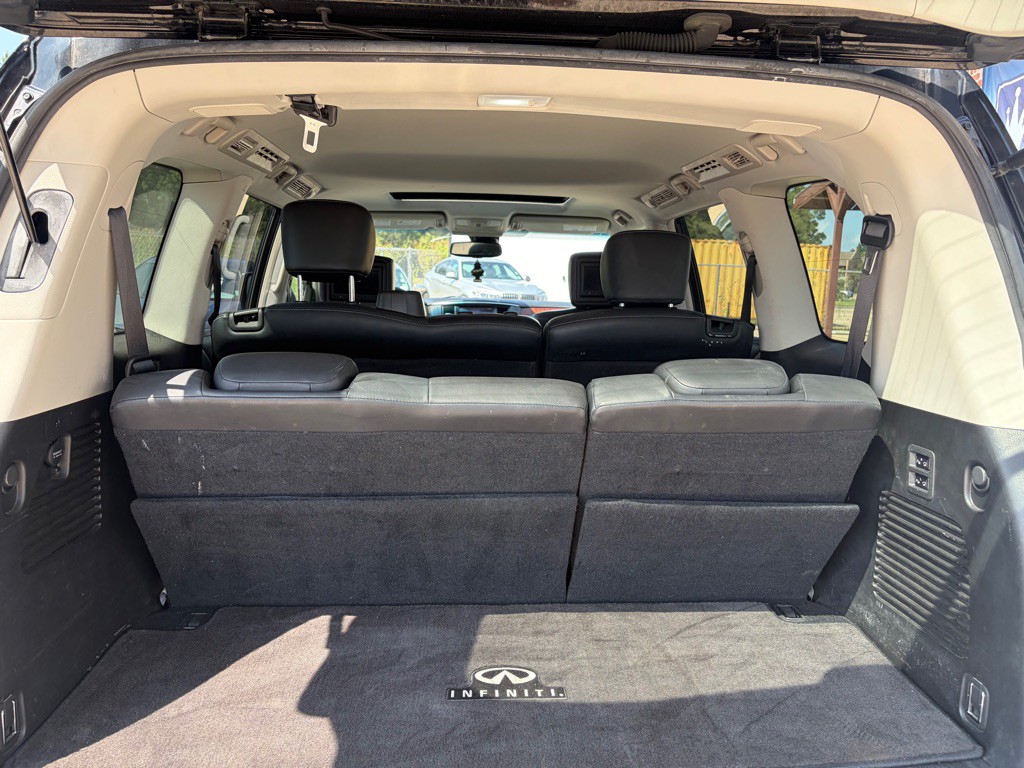 2015 INFINITI QX80 Image 11