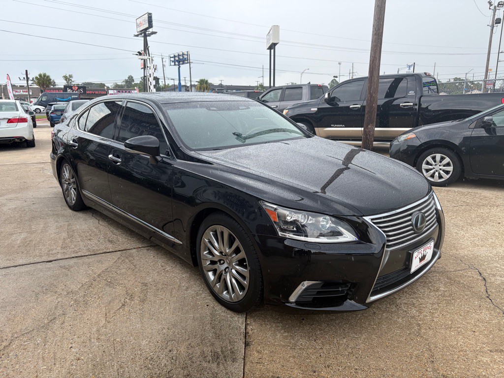 2016 Lexus LS Image 3
