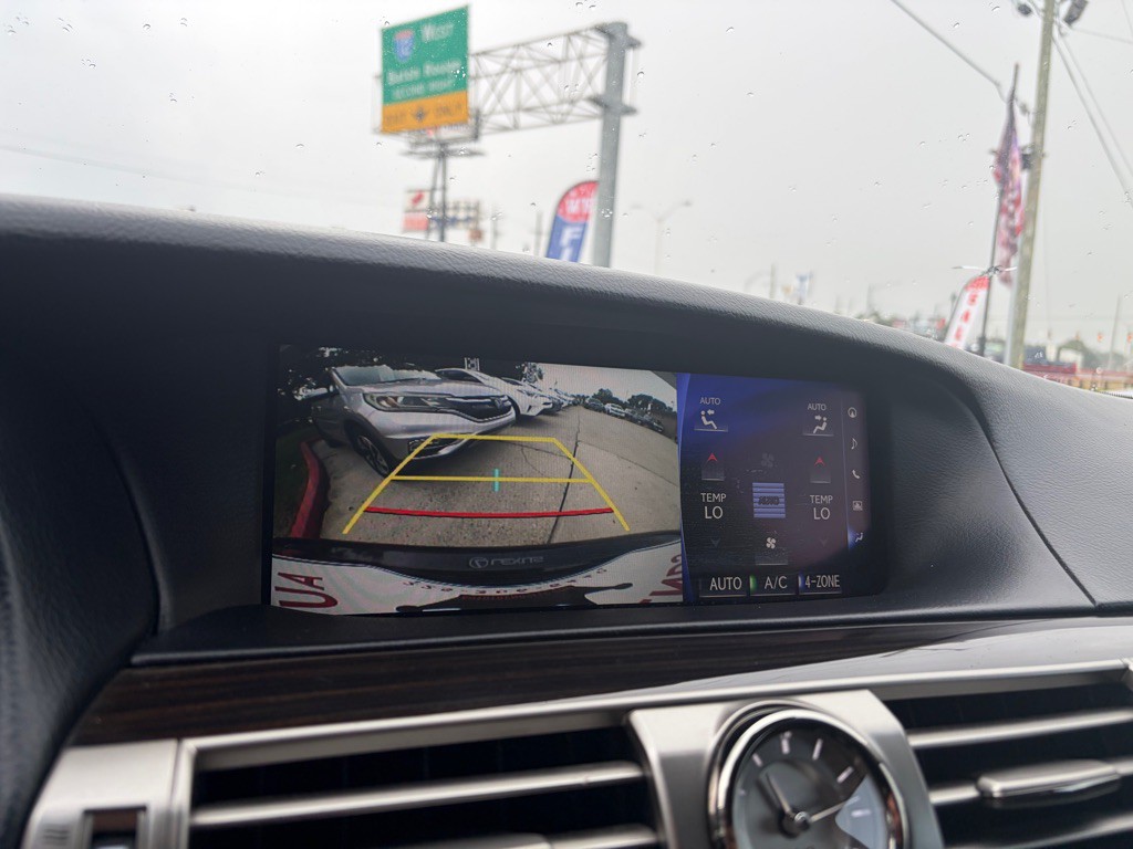 2016 Lexus LS Image 12