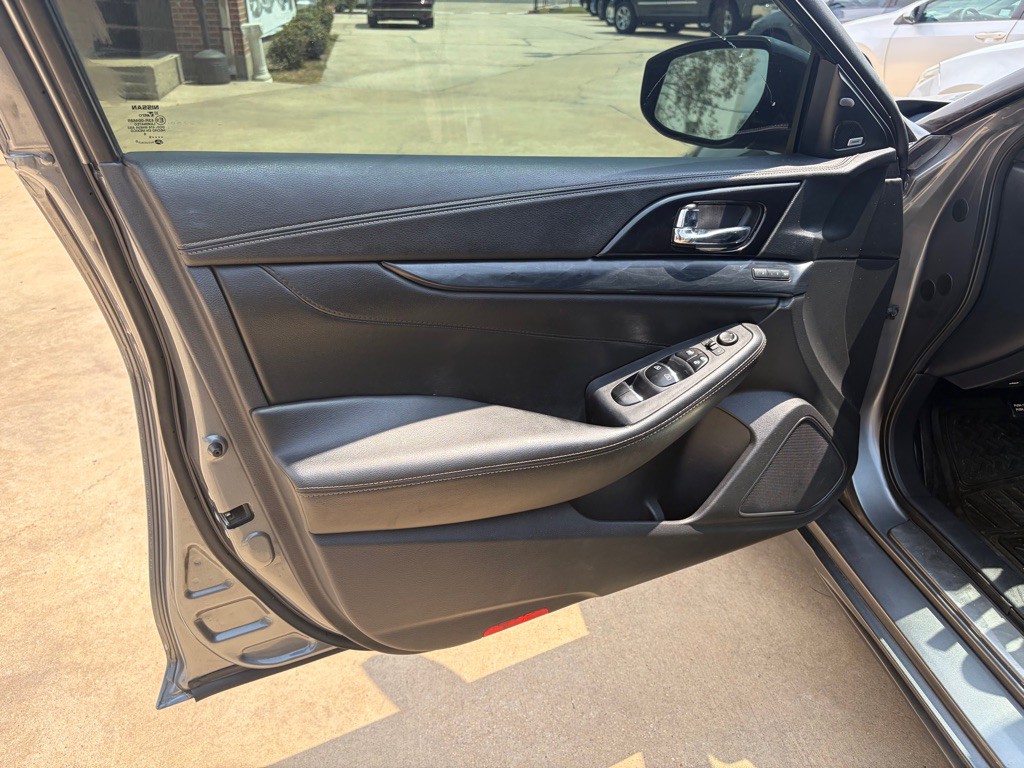 2019 Nissan Maxima Image 8