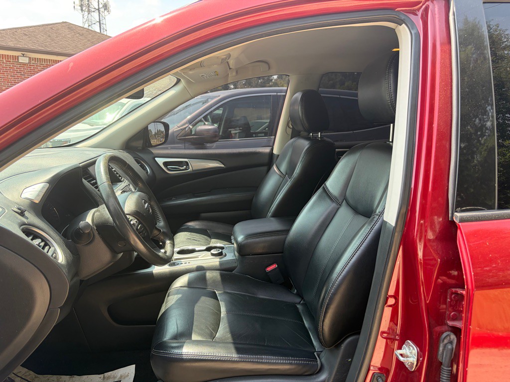 2017 Nissan Pathfinder Image 6