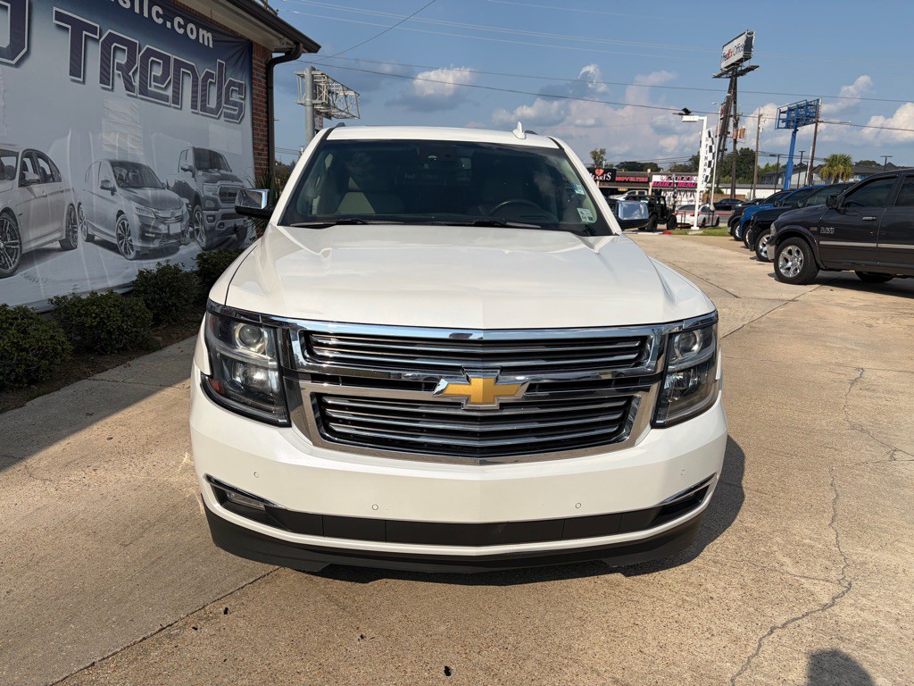 2017 Chevrolet Suburban Image 2