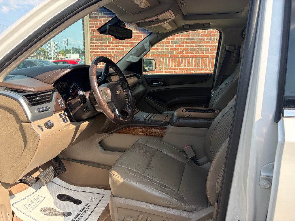 2017 Chevrolet Suburban Image 6