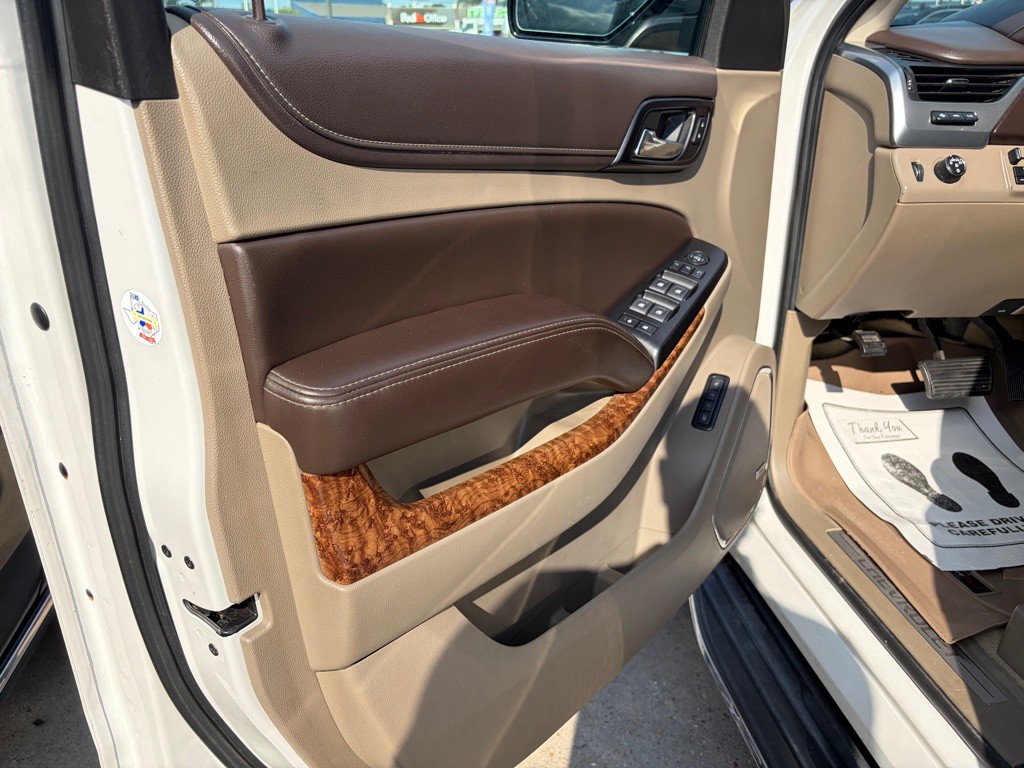 2017 Chevrolet Suburban Image 7