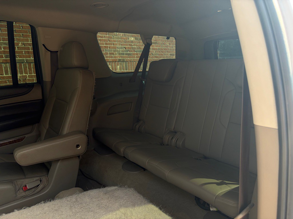 2017 Chevrolet Suburban Image 11