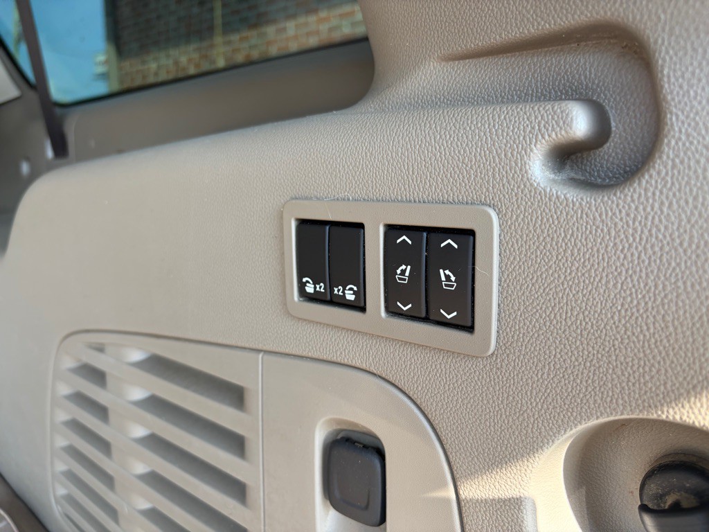 2017 Chevrolet Suburban Image 13