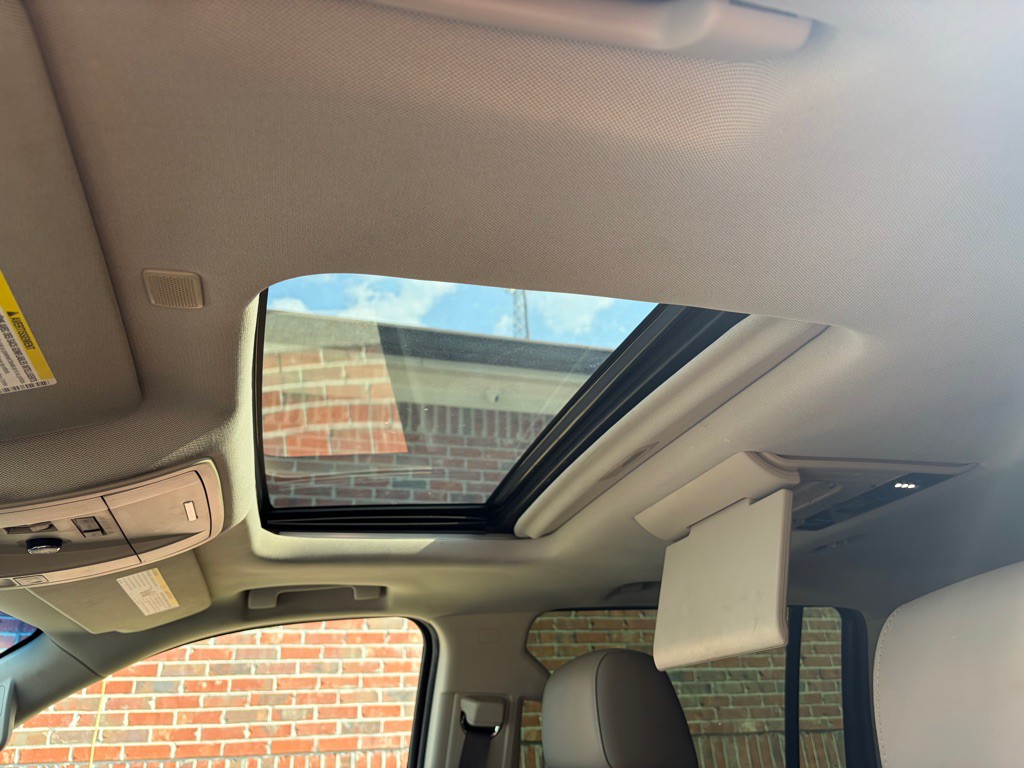 2017 Chevrolet Suburban Image 14