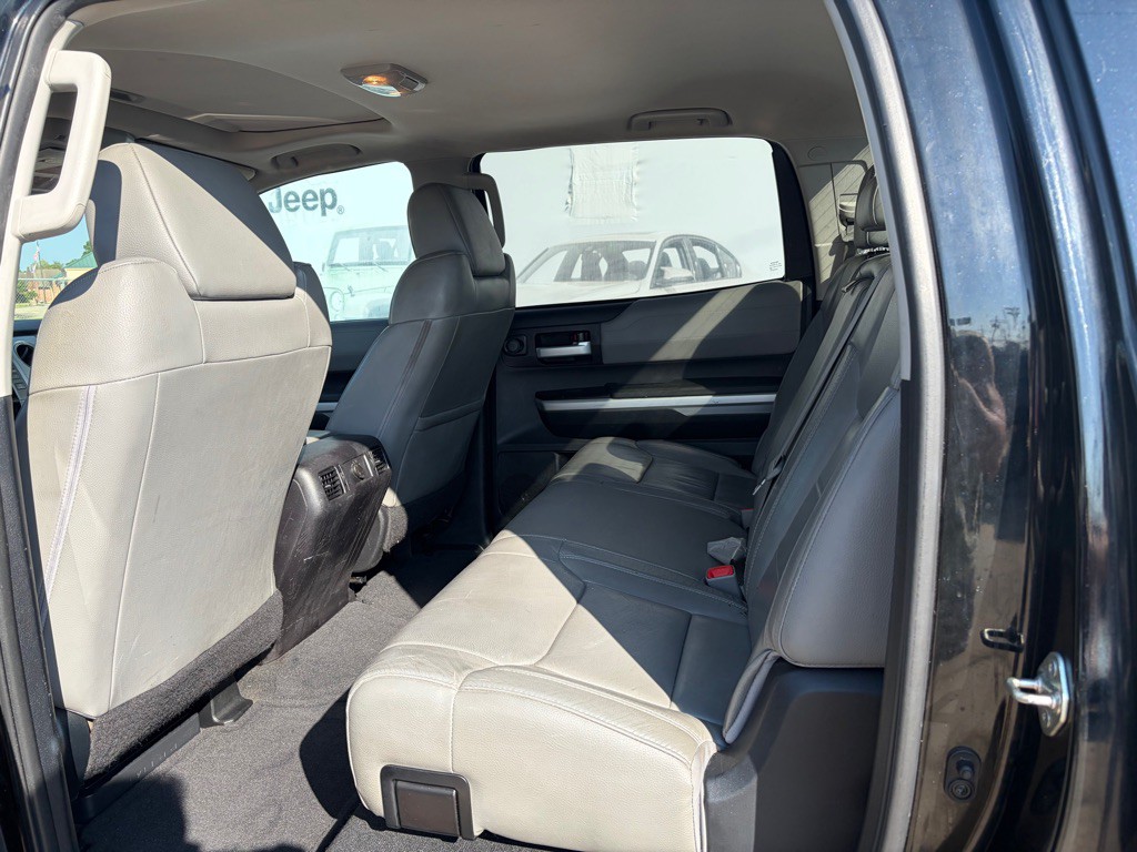 2015 Toyota Tundra Image 8