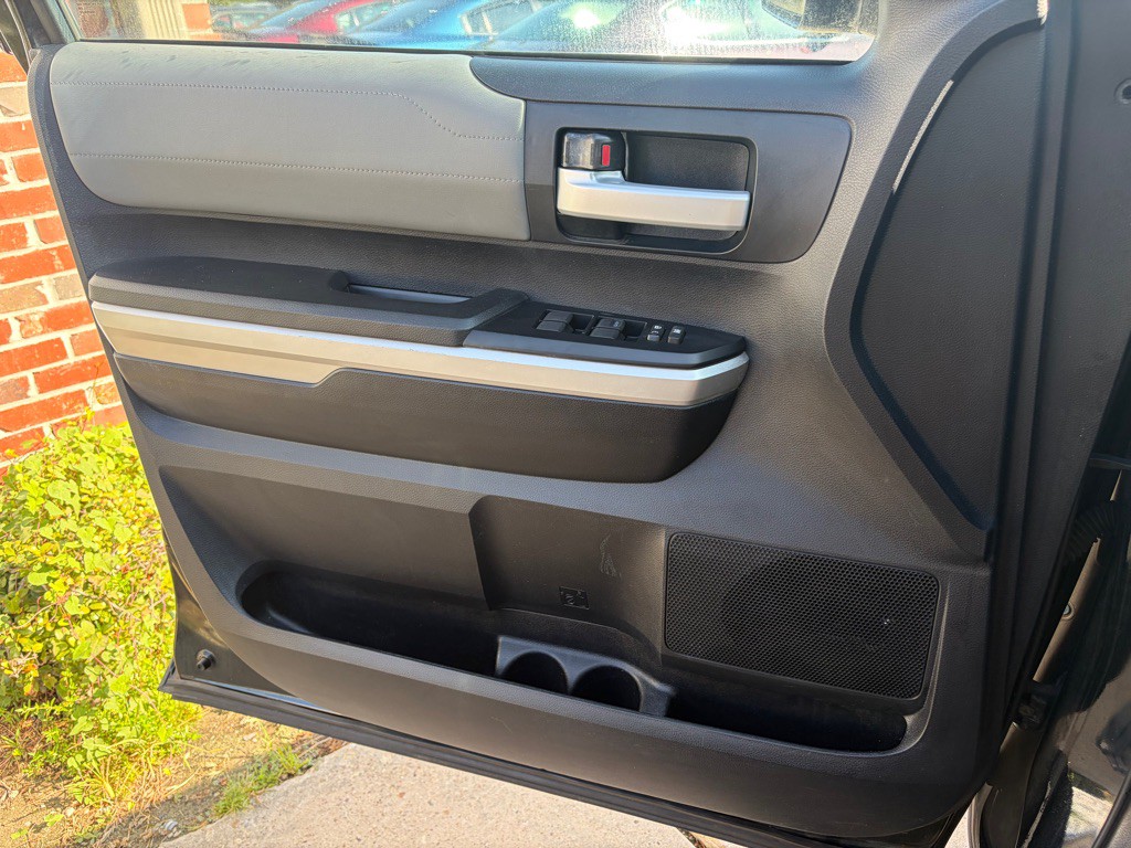 2015 Toyota Tundra Image 12