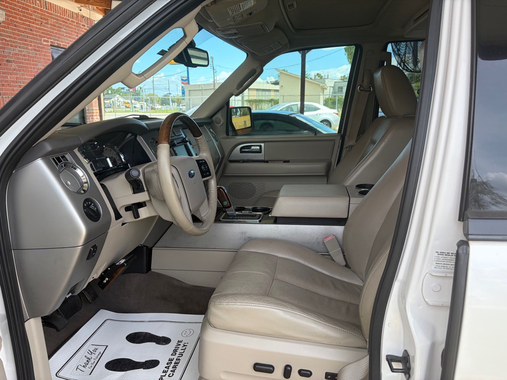 2010 Ford Expedition Image 6