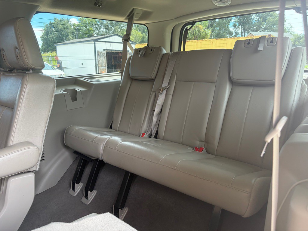 2010 Ford Expedition Image 11